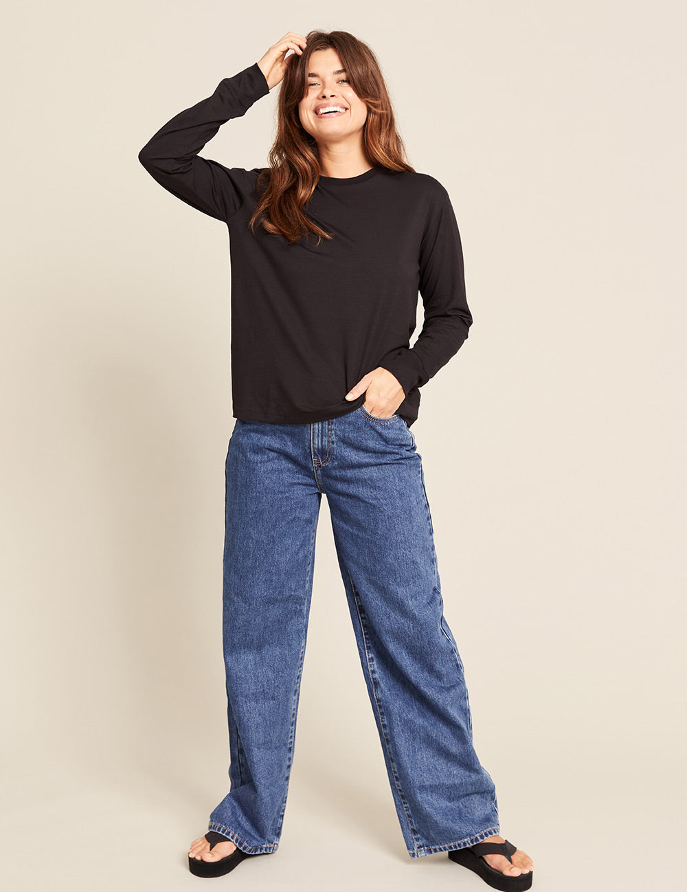 Women's Classic Long Sleeve T-Shirt: Black