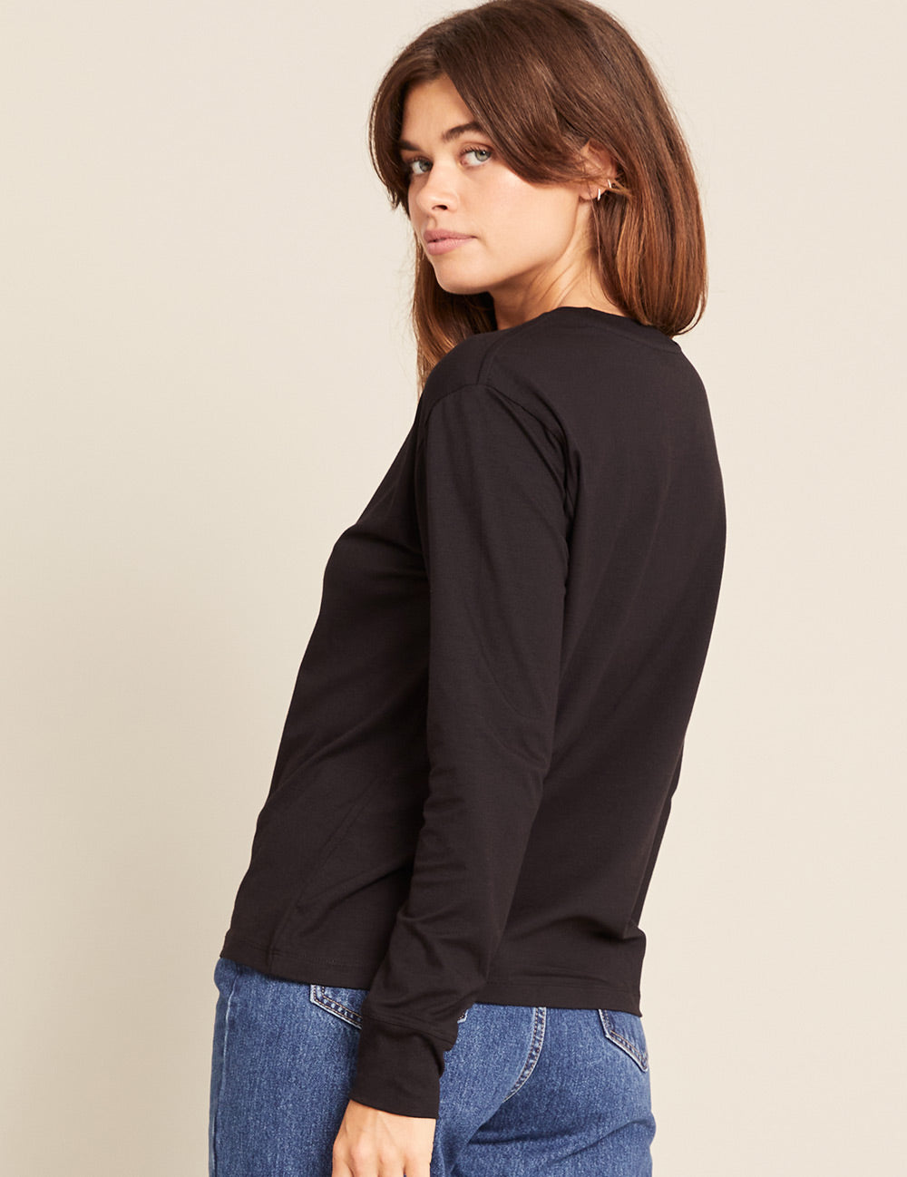 Women's Classic Long Sleeve T-Shirt: Black