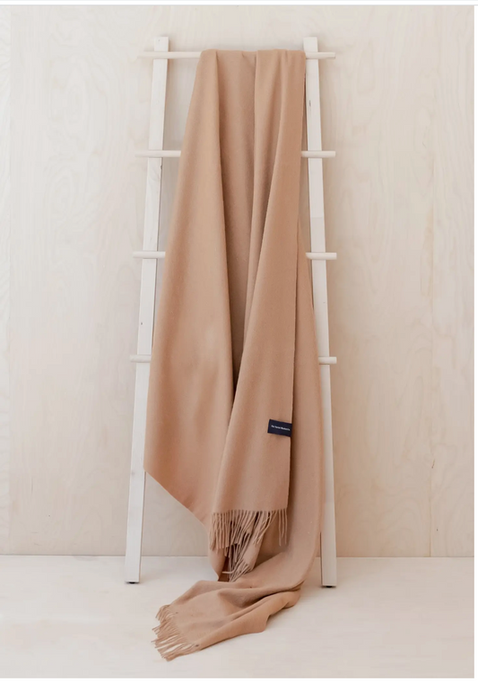 Cashmere Blanket in Camel